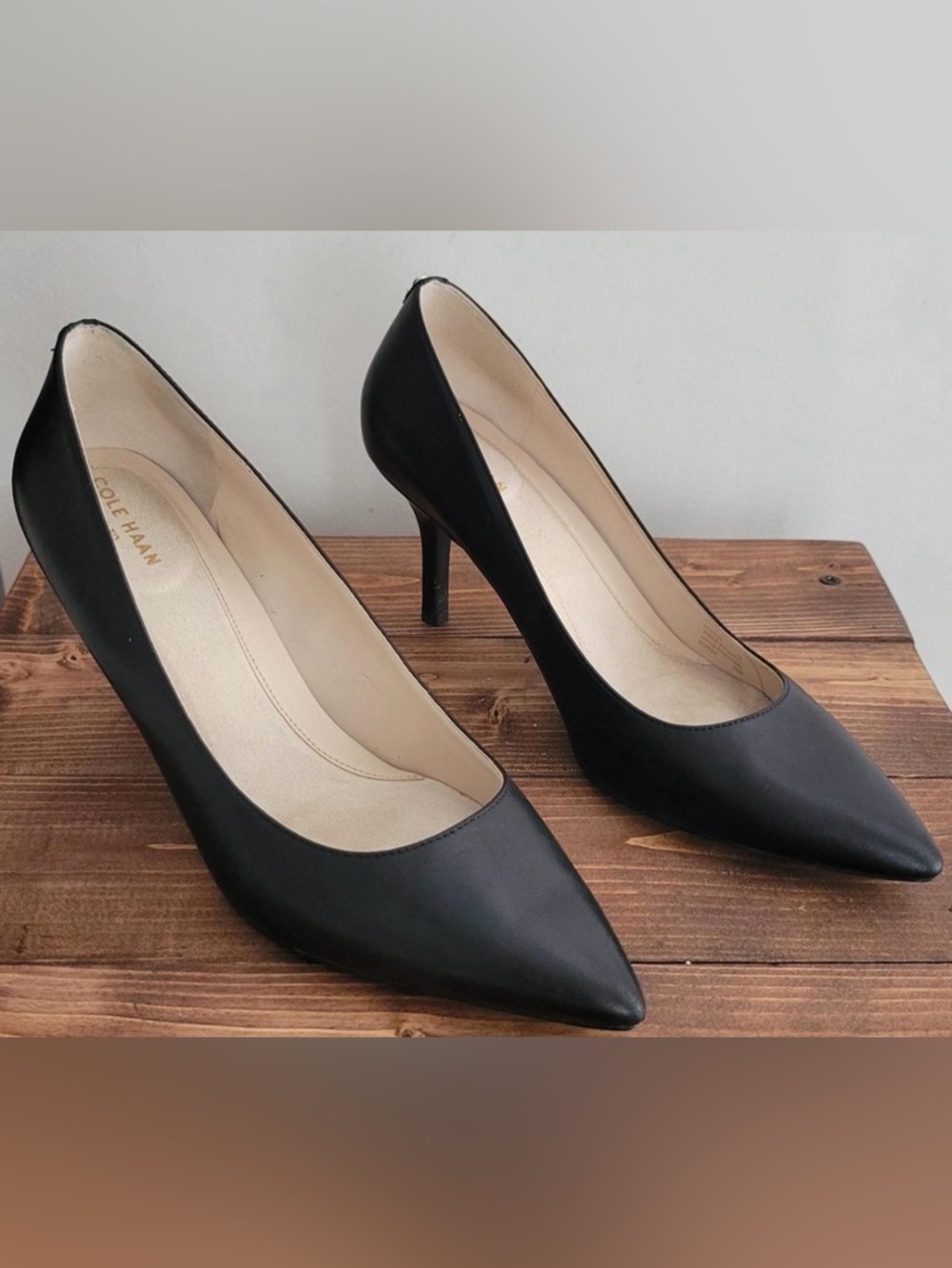 Cole Haan Black Leather Pointed-Toe Pumps - Size 8